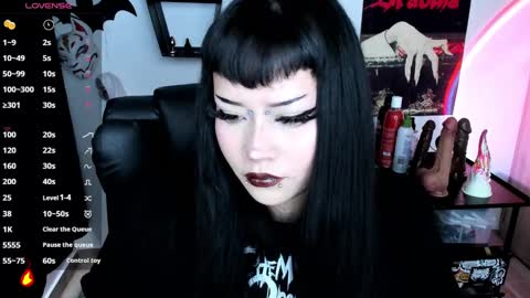 Snapshot of cristal_kosh chatting on September 12, 2:35 pm Cris online show from September 12, 2:35 pm