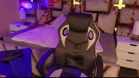 CRISTAL  VIOLETA online show from February 21, 4:24 am