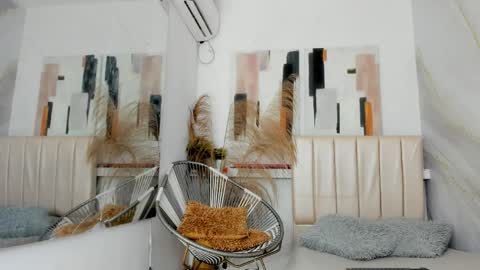 Cris  online show from April 6, 6:53 pm