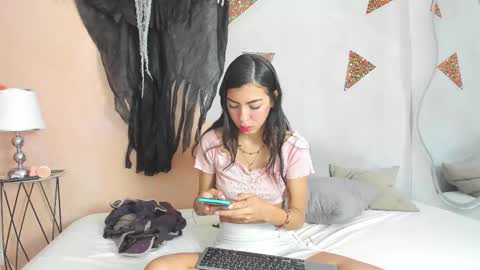 Snapshot of cristina_smith72 chatting on October 14, 7:27 pm cristina online show from October 14, 7:27 pm