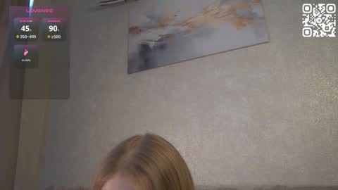Snapshot of cruelcutie chatting on October 21, 8:29 am Rina online show from October 21, 8:29 am