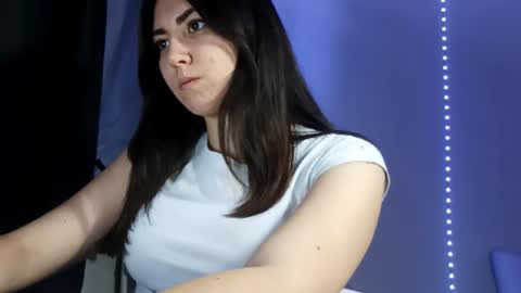 Alie online show from November 26, 6:09 pm