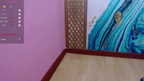 I AM CRYSTAL online show from November 15, 9:27 pm