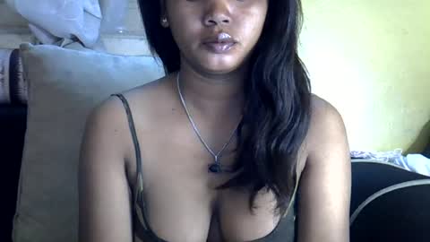 crystalbellax online show from July 3, 6:41 am