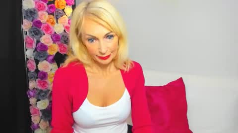 Crsyatal online show from November 26, 5:03 pm