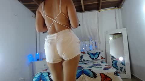 Snapshot of crystalvans chatting on February 25, 1:20 am Cristal  online show from February 25, 1:20 am