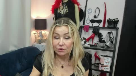 CrystalHotty online show from March 27, 7:21 am