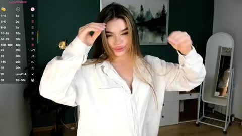 Silvia online show from April 16, 7:30 am