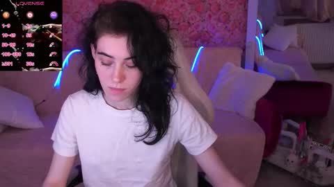 curleyblueeyes online show from March 27, 2:18 pm