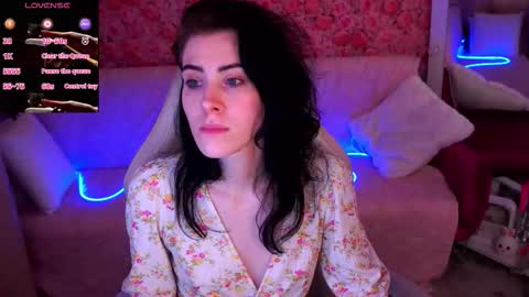 curleyblueeyes online show from March 25, 2:53 pm