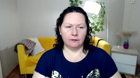 curvy_girlz online show from November 19, 5:24 pm