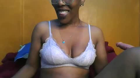 curvylyin online show from February 16, 11:21 am