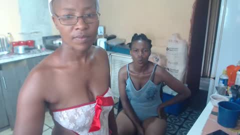 curvypear76x online show from December 13, 10:51 am