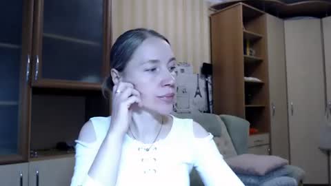 cute_lion_ online show from June 20, 12:31 pm