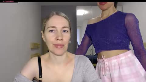 cute_lion_ online show from December 21, 12:42 pm