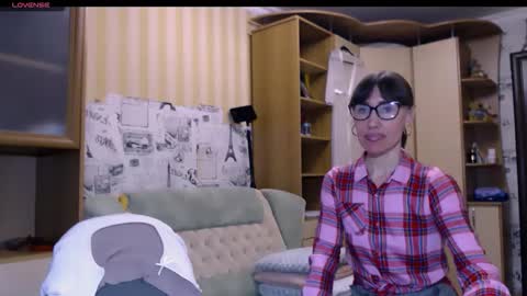 cute_lion_ online show from February 21, 3:35 pm