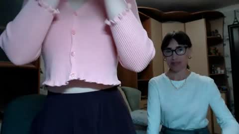 cute_lion_ online show from June 15, 1:11 pm