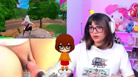 Snapshot of cutecinamonroll chatting on October 8, 3:11 am Cinna independent model online show from October 8, 3:11 am