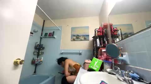 loveolots online show from March 11, 2:53 pm