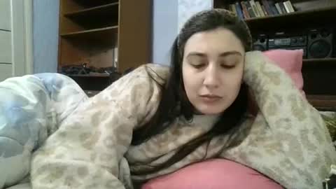 cutekattie online show from February 4, 7:00 am