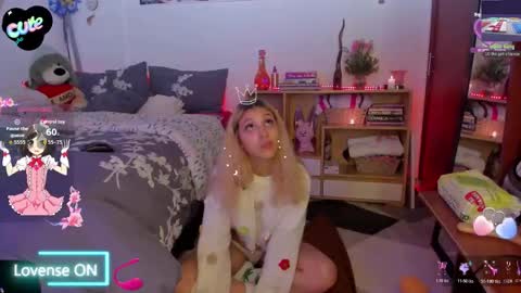 cuteweed420 online show from March 1, 10:20 pm