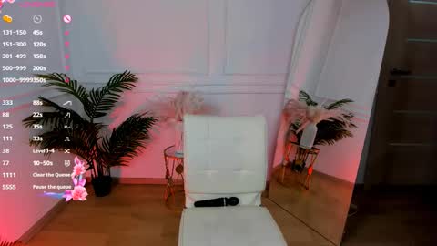 Lina online show from December 4, 6:59 am