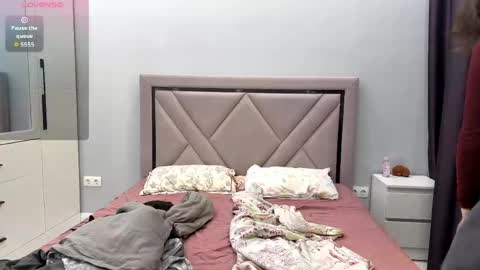 Akemi online show from April 15, 8:15 am