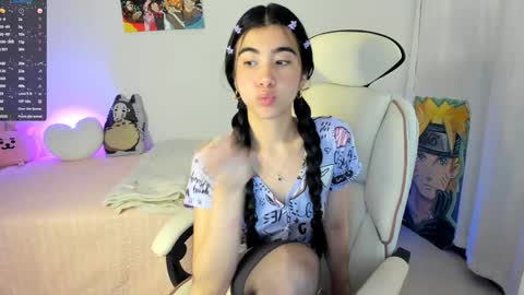 Snapshot of cyber_lizz chatting on December 15, 6:48 pm Liz online show from December 15, 6:48 pm
