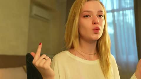 EMILY online show from October 1, 2:55 pm