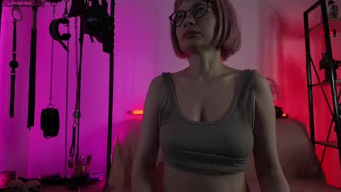 Lily Goddess online show from May 31, 5:35 am
