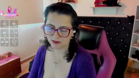 Mia  online show from September 28, 3:39 pm