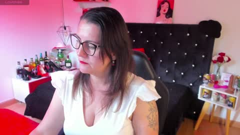 Mia  online show from February 7, 12:28 pm