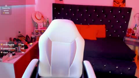 Mia  online show from January 23, 9:50 pm