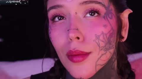 Snapshot of daarlene chatting on February 4, 5:45 pm Darlene online show from February 4, 5:45 pm