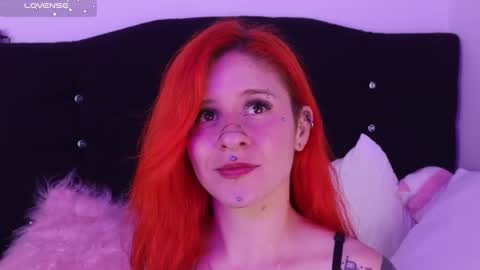 Snapshot of daarlene chatting on February 4, 2:17 am Darlene online show from February 4, 2:17 am