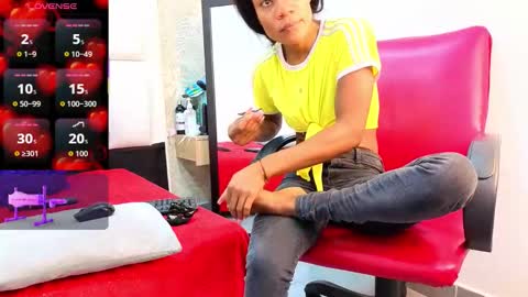 daffnelewis online show from February 26, 11:53 am