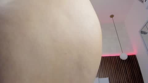 dafne_evaans online show from May 9, 1:13 pm