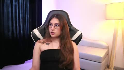 Snapshot of daisha_riley chatting on September 19, 8:19 pm Lauren online show from September 19, 8:19 pm