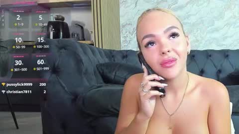 DaIsy Abby online show from October 11, 7:35 am