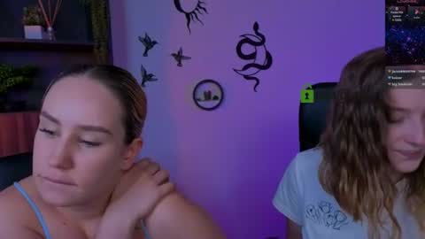 Little Di online show from July 24, 10:39 pm
