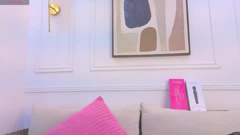 Daisy Price online show from June 5, 10:43 am