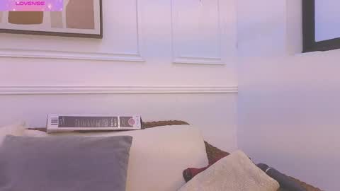 Daisy Price online show from April 19, 10:15 am