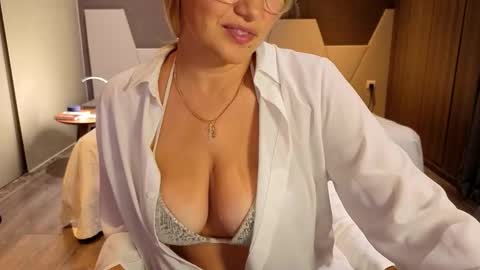 Daisy online show from November 29, 12:53 pm