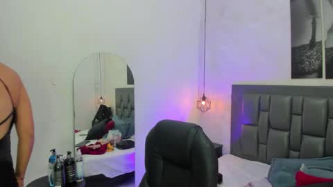 Dakota  online show from February 15, 12:15 pm