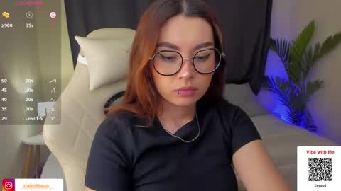 dakottaa__ online show from February 12, 11:41 pm