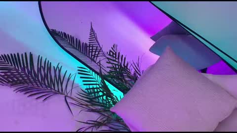 dalilathoms online show from January 16, 9:00 pm