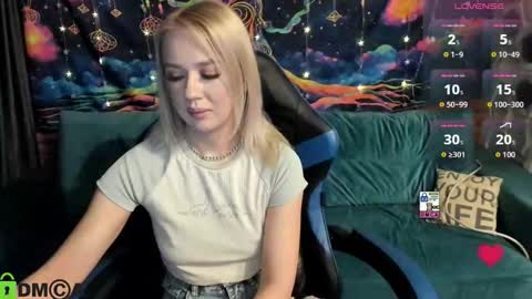 dances_queen online show from March 16, 8:18 am