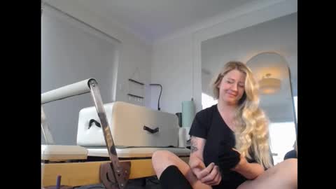 Dani Sunshine online show from January 18, 10:50 pm