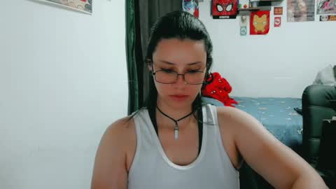 dani y jocelyn online show from April 8, 4:47 am