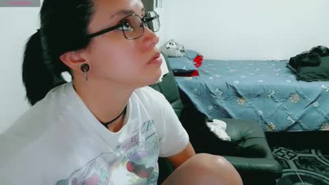 dani y jocelyn online show from March 13, 1:07 am